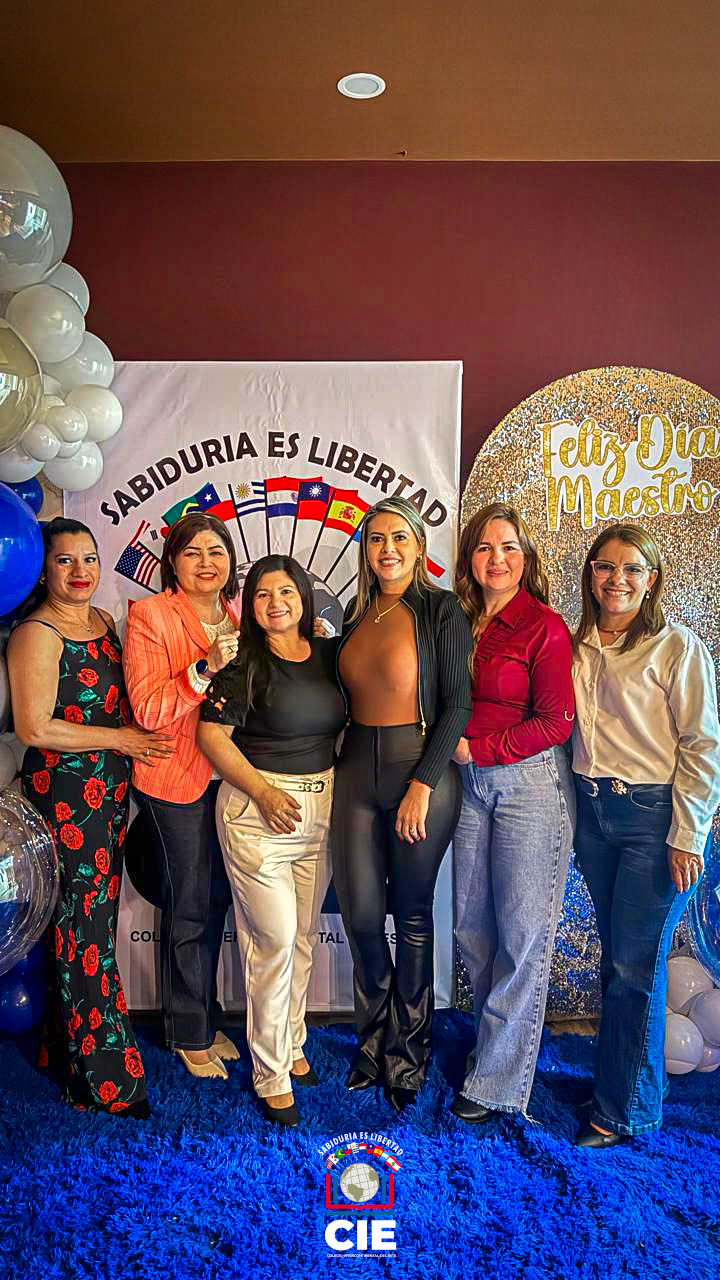 Comunidad educativa del CIE celebra el Día del Maestro